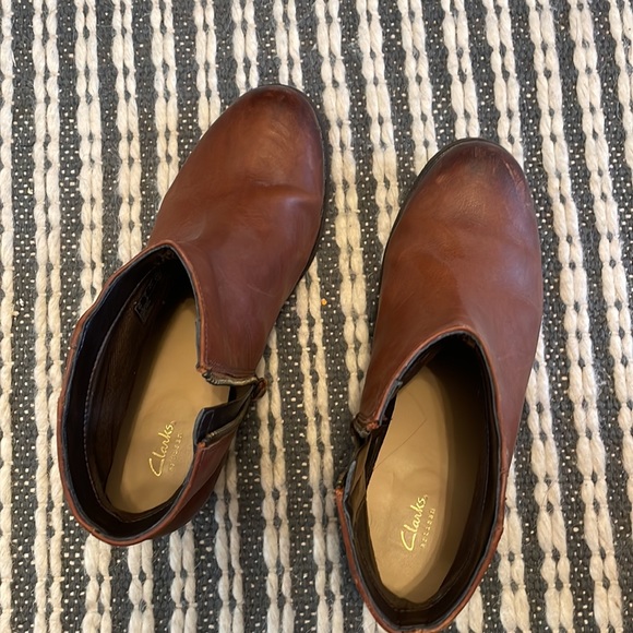 Clark’s booties - Picture 2 of 3